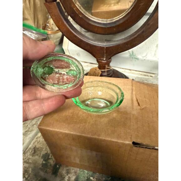 Green mini hen on nest salt cellars - Picture 3 of 3